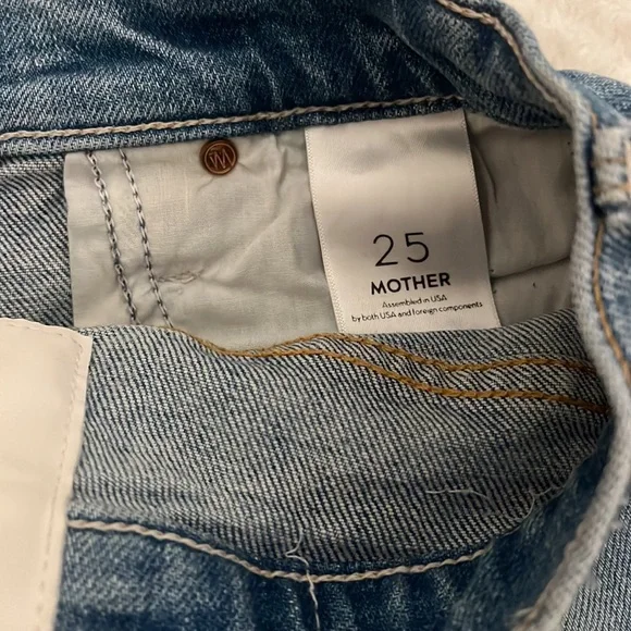 The Tomcat Kick Fray Shorts by MOTHER sized 25 - Picture 4 of 6